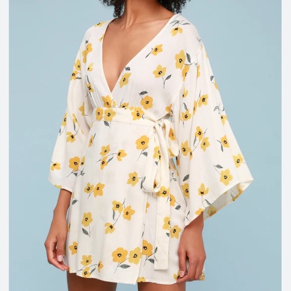 Billabong “Relax on High” Kimono Sleeve Yellow Floral Wrap Dress Size Medium - Picture 3 of 16